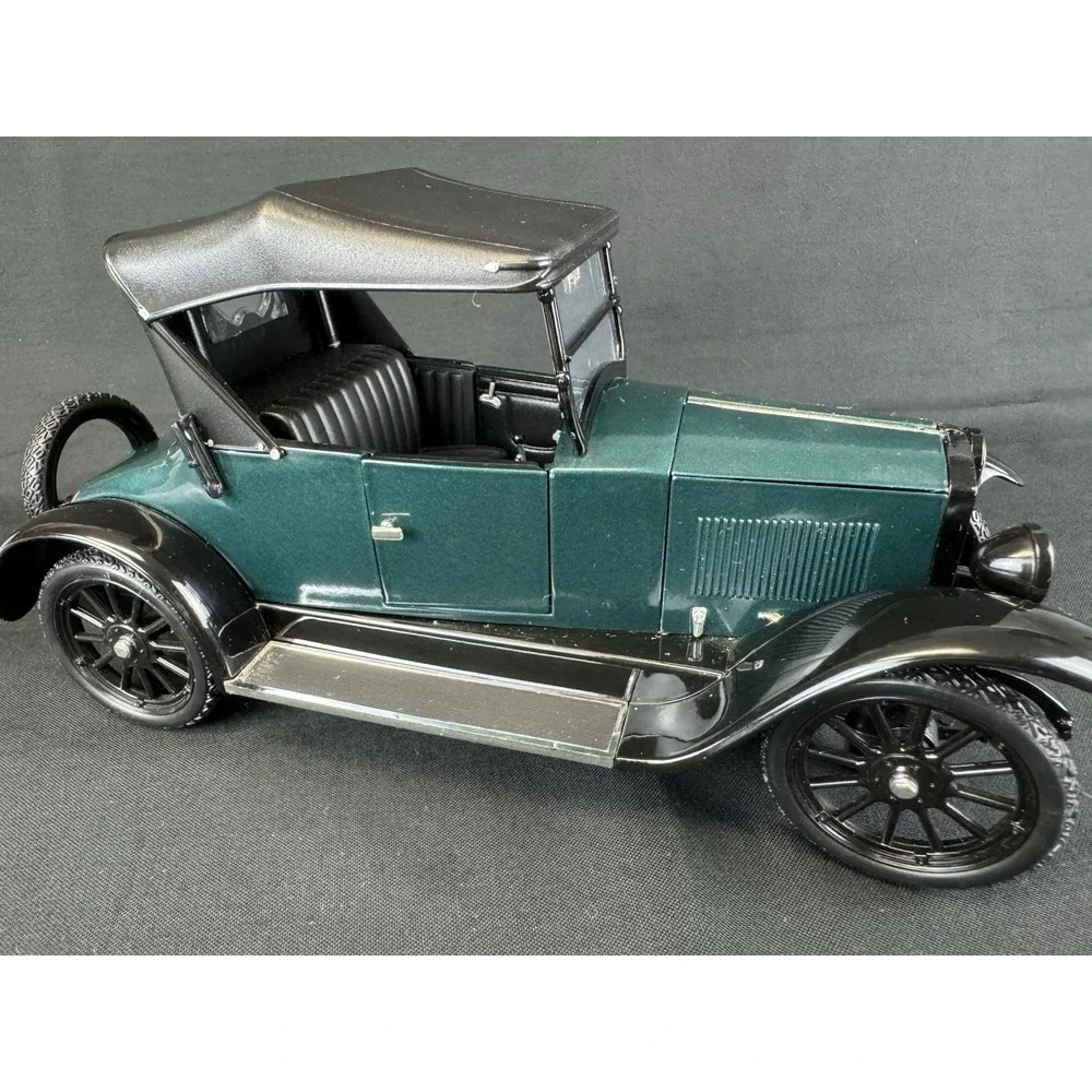 Signature Models 1/18 Scale 3625B 1920 Cleveland Roadster Green & Black